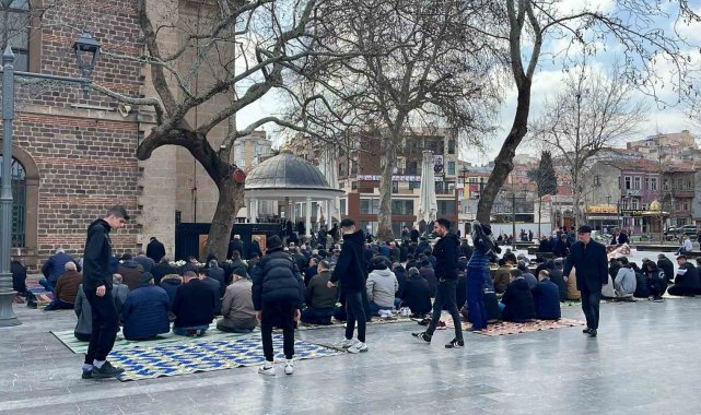 Ramazan ayının ilk cuma namazı kılındı