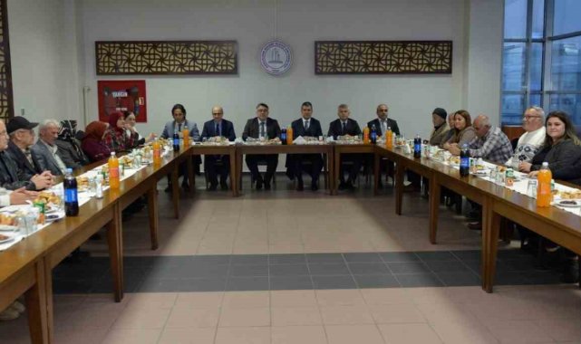 Rektör Özölçer, iftarda huzurevi sakinleriyle buluştu