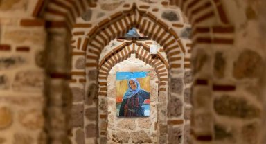 Ressam Ayşe Betil 'Urfalı Kadın' tablosuyla Londra'daki sergiye davet edildi