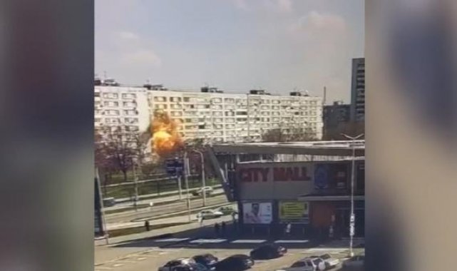 Rusya'nın Zaporijya bölgesindeki füze saldırısı kameraya yansıdı