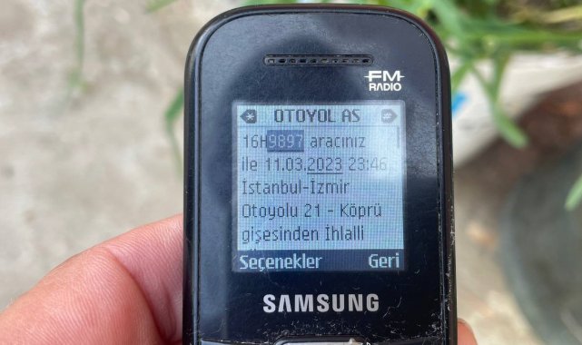 Şaka gibi...Yıllardır evinin önünde duran 47 yıllık traktörüne otoyol cezası geldi