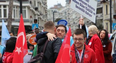 Samsun'da down sendromlu bireylerden 'farkındalık' yürüyüşü