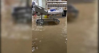 Şanlıurfa sele teslim oldu; hastane acil servisini su bastı, okullar tatil edildi