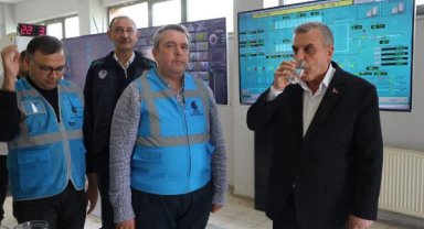 Şanlıurfa'da 2 mahallede sel temizliği devam ediyor, kayıp TIR sürücüsü aranıyor