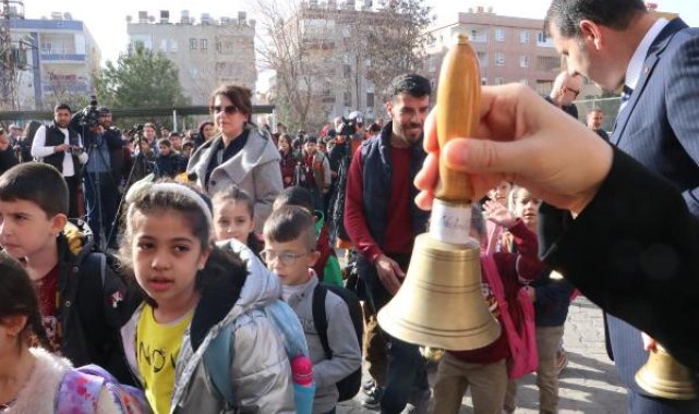 Şanlıurfa'da deprem nedeniyle verilen aranın ardından ilk ders zili çaldı
