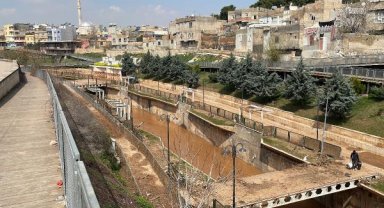 Şanlıurfa'da dere yatakları genişletiliyor, TIR şoförü aranıyor