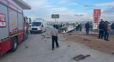 Şanlıurfa'da otomobiller çarpıştı: 5 yaralı