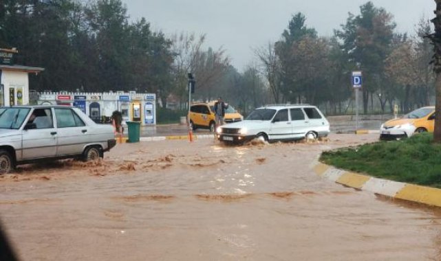 Şanlıurfa'da sağanak yağış etkili oldu