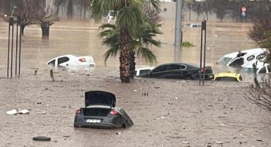 Şanlıurfa'da sel felaketi: Suya kapılan 6 kişi aranıyor