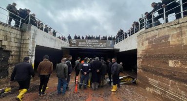 Şanlıurfa'da sel felaketinin izleri silinmeye çalışılıyor, kayıp 1 kişi aranıyor