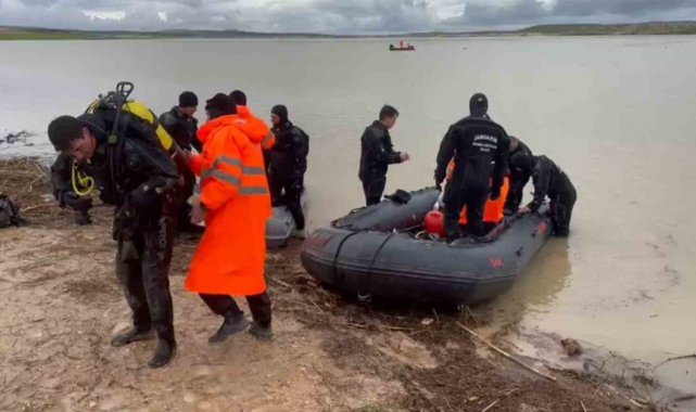 Şanlıurfa'da sele kapılan tır sürücüsü 7 gündür aranıyor