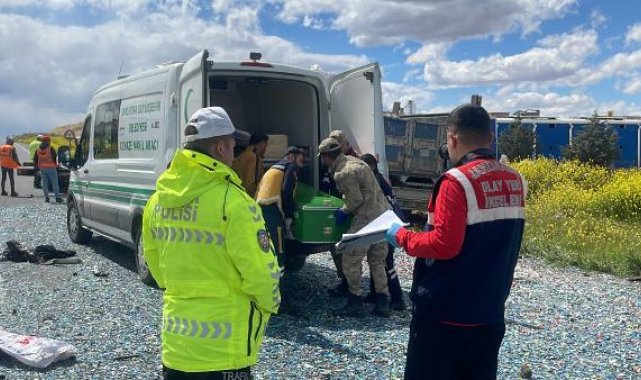 Şanlıurfa'da zincirleme kaza: 2 ölü, 4 yaralı
