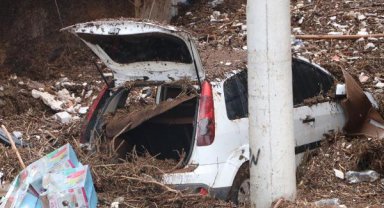 Şanlıurfa'daki sel felaketinde ölü sayısı 13 oldu; çamur temizleniyor