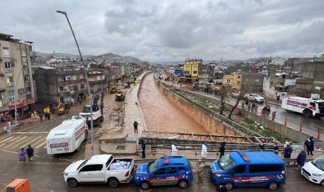 Şanlıurfa'daki selde 3 bin 154 kişi zarara uğradı, kayıp TIR şoförü aranıyor