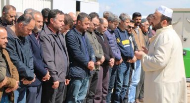 Sel faciasında hayatını kaybeden Zeynep bebek, annesinin yanında toprağa verildi