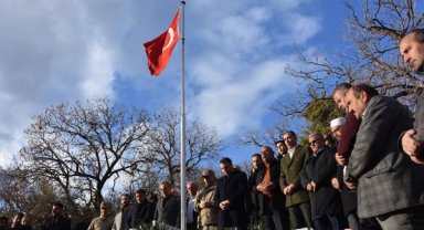 Siirt'te PKK'lı teröristlerce şehit edilen 6 güvenlik korucusu, mezarları başında anıldı