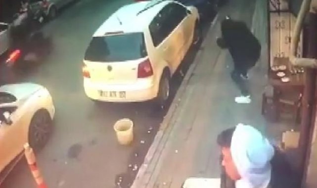 Silahlı saldırıya uğradılar çaylarını yudumlamaya devam ettiler