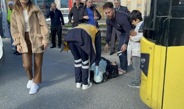Şile Otoyolu'nda duraktan çıkan İETT otobüsüne hafriyat kamyonu çarptı: 2 yaralı