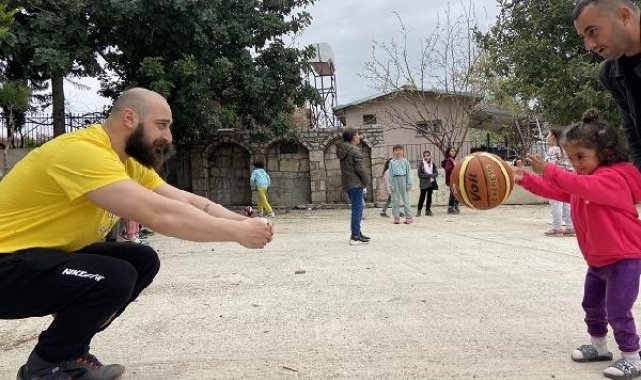 Şile Spor Akademisi eğitmenleri Hatay'da depremzede çocuklarla bir aray geldi