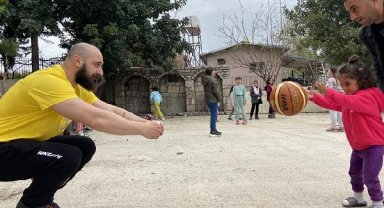 Şile Spor Akademisi eğitmenleri Hatay'da depremzede çocuklarla bir aray geldi