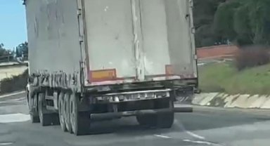 Silivri'de TIR'ın tehlikeli yolculuğu
