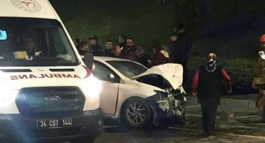 Silivri'de İETT otobüsü ile otomobil çarpıştı: 3 yaralı
