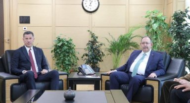 Sinan Oğan, cumhurbaşkanı adaylığı için YSK'ya başvurdu
