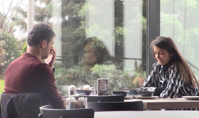Sipariş gelince gözyaşlarını tutamadılar