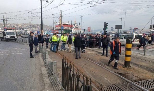 Sirkeci'de tramvay raydan çıktı