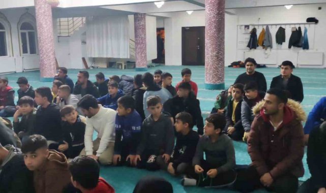 Şırnaklı öğrenciler teravih namazında buluşuyor