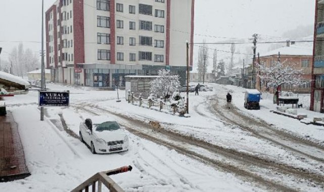 Sivas'ın İmranlı ilçesinde kar yağışı
