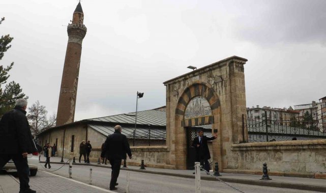 Sivas'ta 9 camide hatimle teravih namazı kılınacak