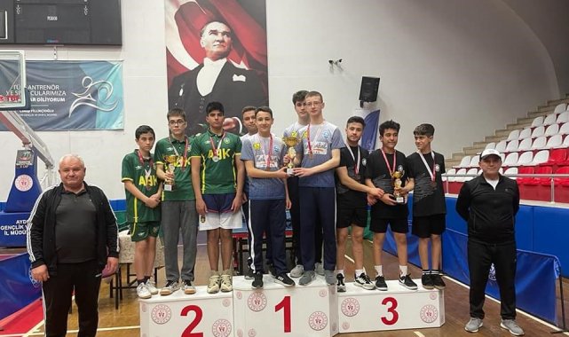 Söke Belediyespor Masa Tenisi'nde sezonu 5 kupayla kapattı