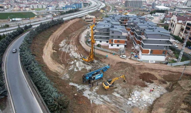 Solaklar Köprülü Kavşak Projesi'nde ilk kazma vuruldu
