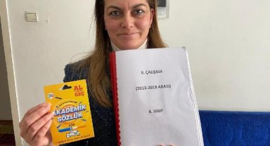 Sorusunu cevaplamayan öğretmene kızdı, sözlük yazdı
