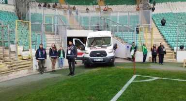 Stadyumdaki ses sistemi arızalanınca İstiklal Marşı ambulanstan seslendirildi