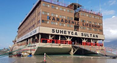 Süheyla Sultan gemisi, depremzedelerin konaklaması için İskenderun'da