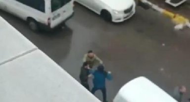 Sultanbeyli'de park yeri kavgası kamerada