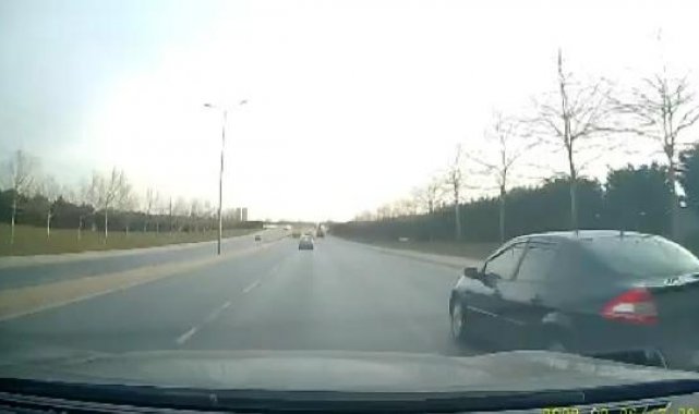 Sultangazi ve Gaziosmanpaşa'daki trafik kazaları kamerada