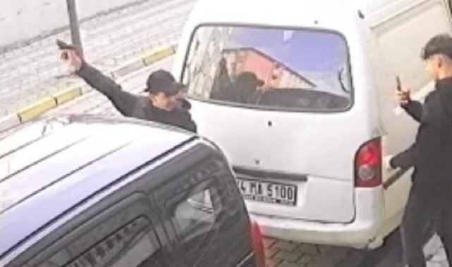 Sultangazi'de kurusıkı tabanca ile tehlikeli oyun kamerada