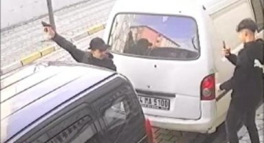 Sultangazi'de kurusıkı tabanca ile tehlikeli oyun kamerada