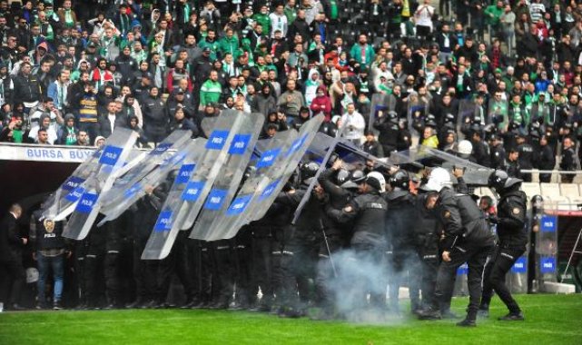 Tahkim Kurulu, Bursaspor'un seyircisiz oynama cezasını 7 maça düşürdü