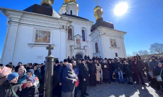 Tahliyesi istenen Ukrayna Ortodoks Kilisesi'nin yerleşkesinde gergin bekleyiş