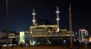 Taksim Camii'nde Berat Kandili programı