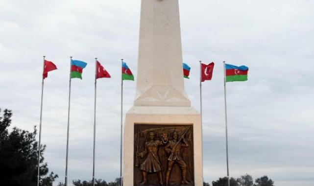Tarihi Gelibolu Yarımadası'nda yapımı tamamlanan 'Azerbaycan Anıtı' törenle açıldı