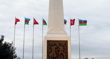 Tarihi Gelibolu Yarımadası'nda yapımı tamamlanan 'Azerbaycan Anıtı' törenle açıldı