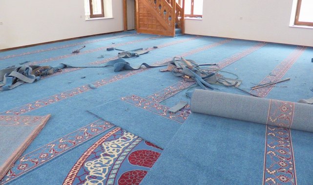 Tarihi Haydarçavuş Camiin halıları Demirci'den