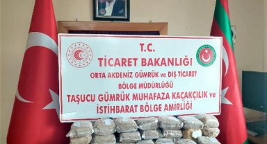 Taşucu Limanı'ndaki TIR'larda 35 kilo esrar ele geçirildi