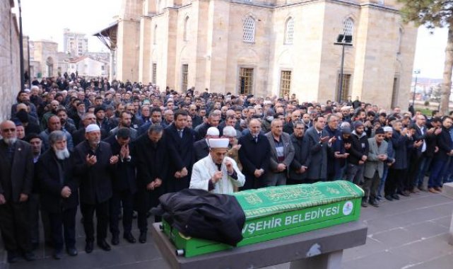 Tedavisi gördüğü hastanede hayatını kaybeden SP İl Başkanı toprağa verildi