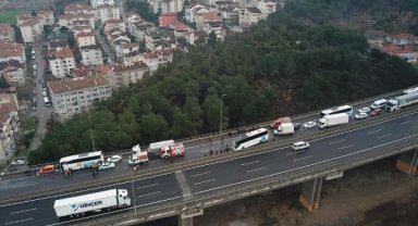 TEM'de 23 araç birbirine girdi; İstanbul yönü kapandı - Yeniden